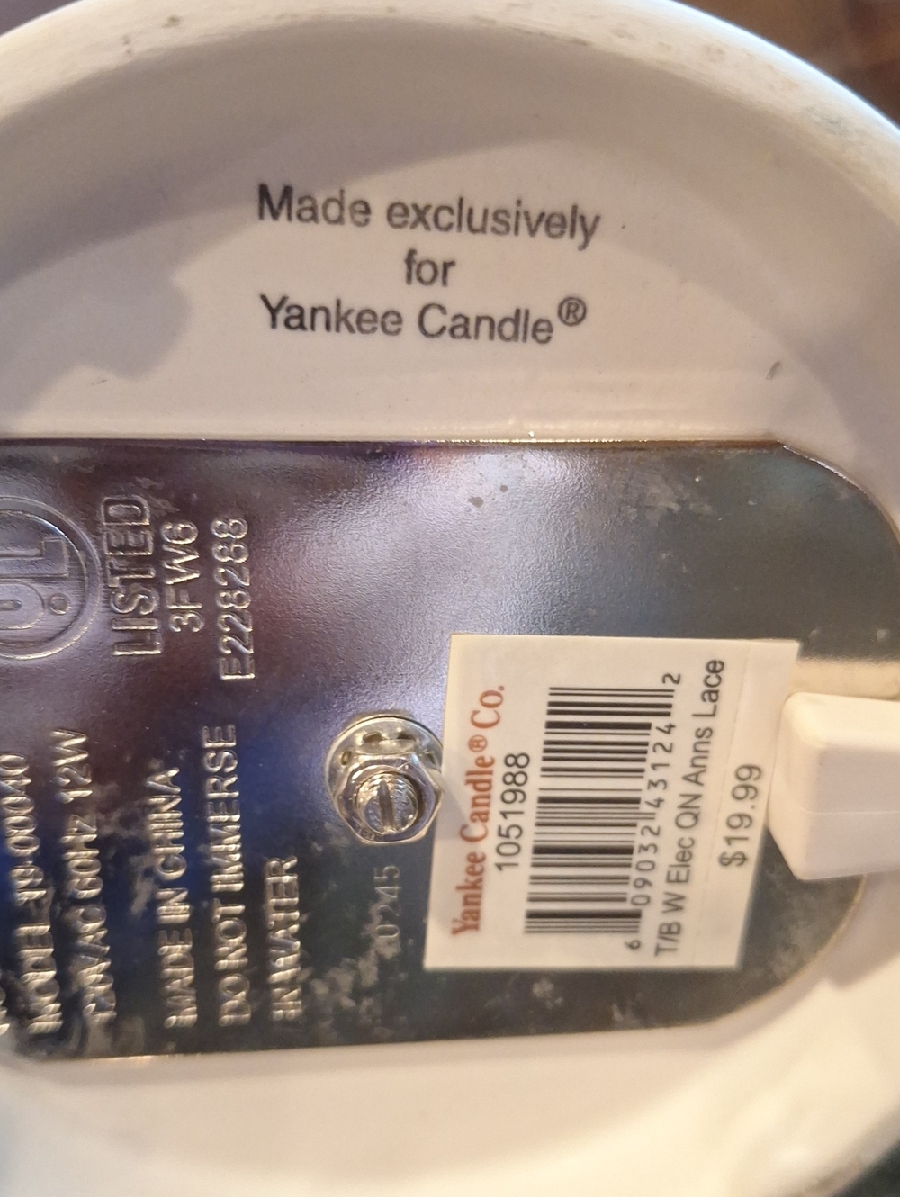 Yankee Candle White Wax Warmer with Butterfly And Bee Accents - Picture 5 of 7
